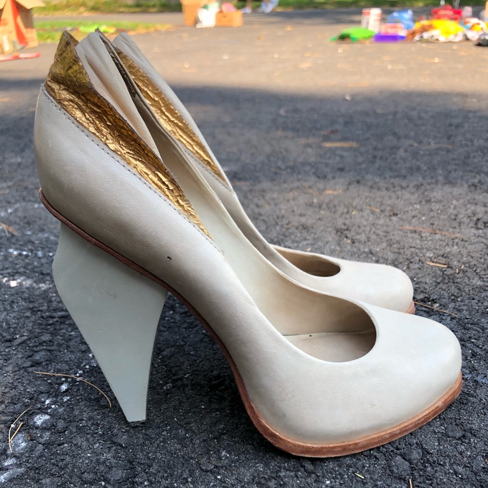 Ports 1961 White and Gold Sculptural Leather Heels